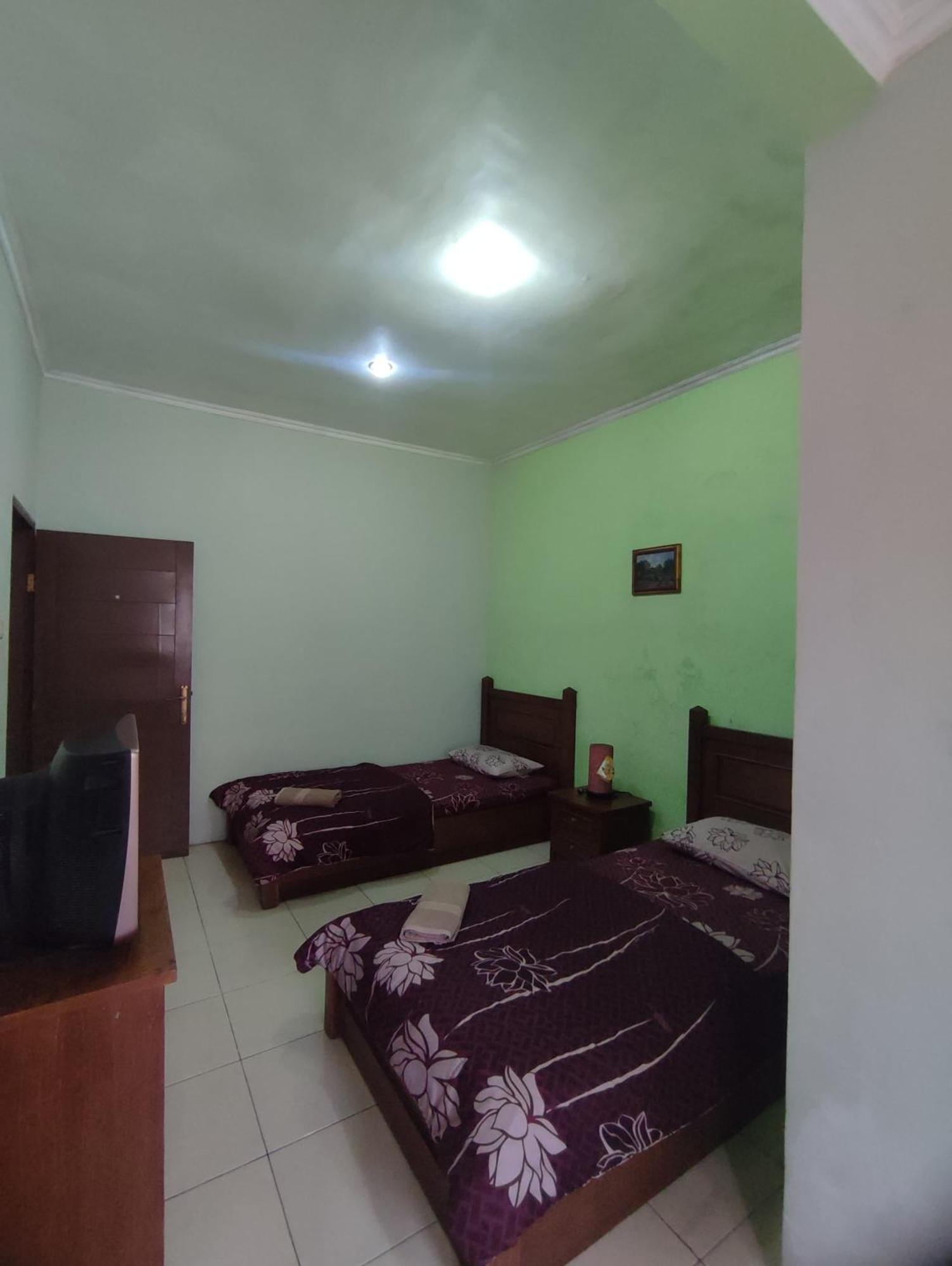 Maribaya Family Guest House Syariah Lembang Exterior foto